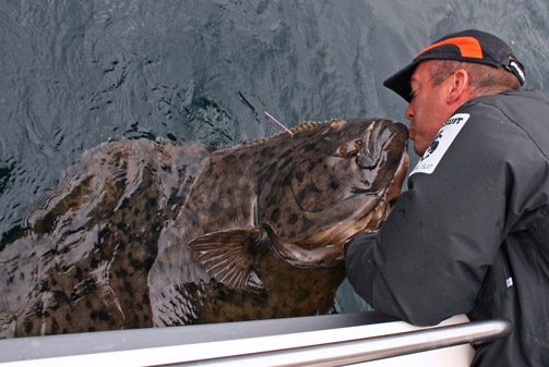 Goran kissing his 167 cm Halibut